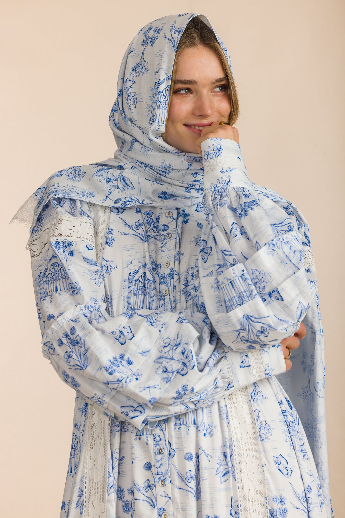 Meadow Gate Toile Scarf